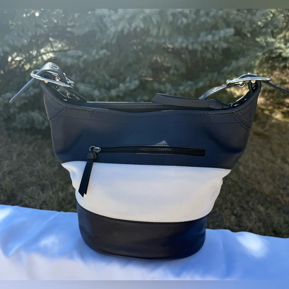 Coach Rugby Vintage Bucket Bag Navy and White Convertible Strap - Picture 2 of 8